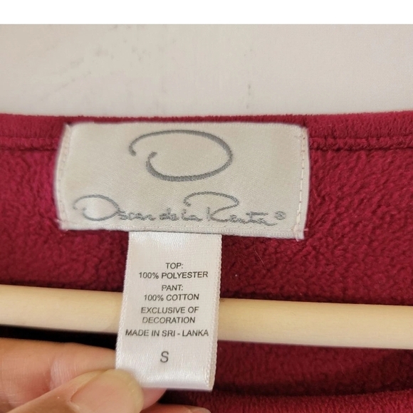 Oscar de la Renta Burgundy Long Sleeve Tee - Picture 2 of 6